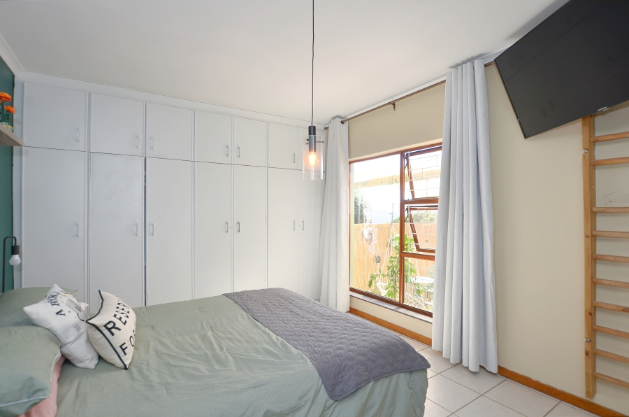 4 Bedroom Property for Sale in Yzerfontein Western Cape